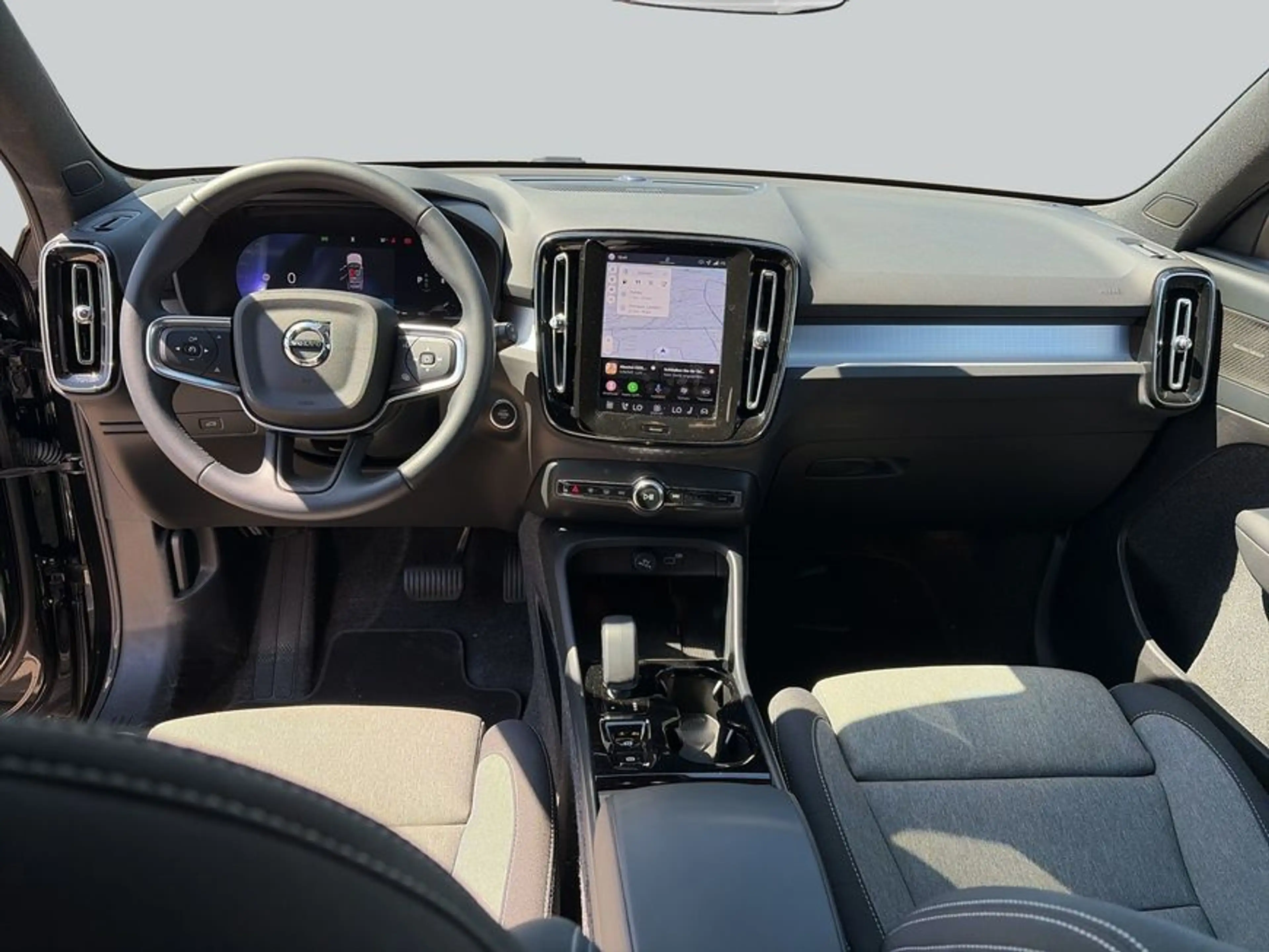 Volvo XC40 XC40 B3 B DKG Plus Black Edition — photo 13