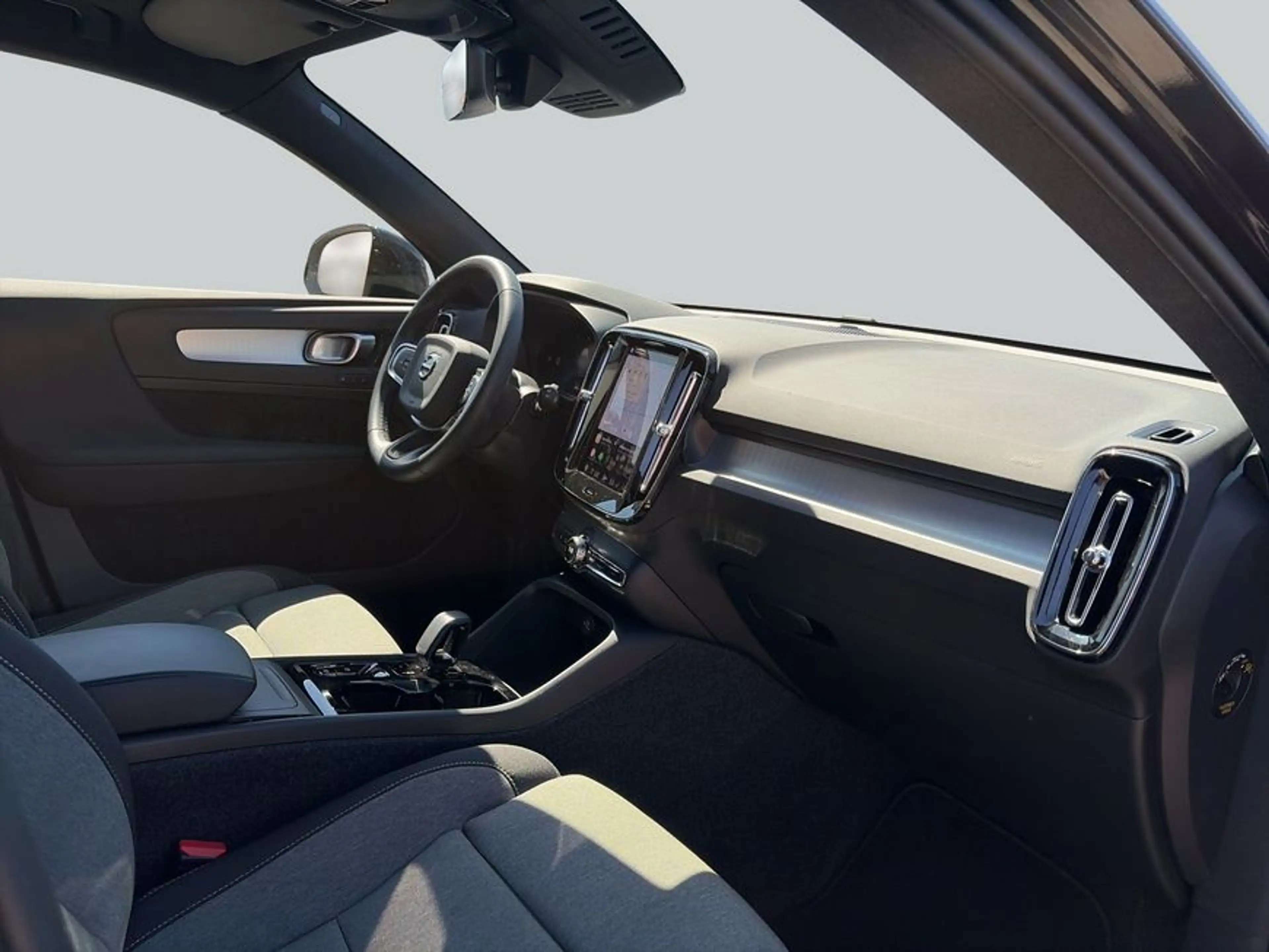 Volvo XC40 XC40 B3 B DKG Plus Black Edition — photo 15