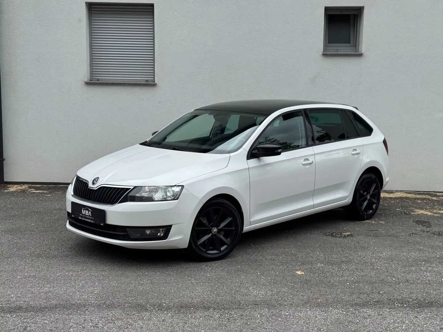 Skoda Rapid/Spaceback 1,6 TDI SPORT | 1.Besitz | PANO-GLASDACH | mtl. a White - 1