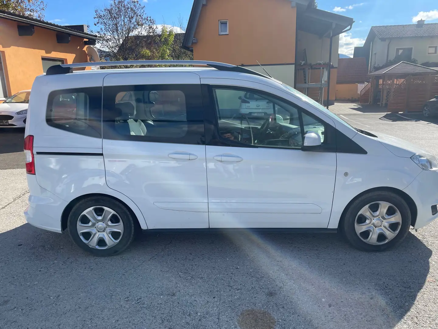 Ford Tourneo Courier Trend Weiß - 2