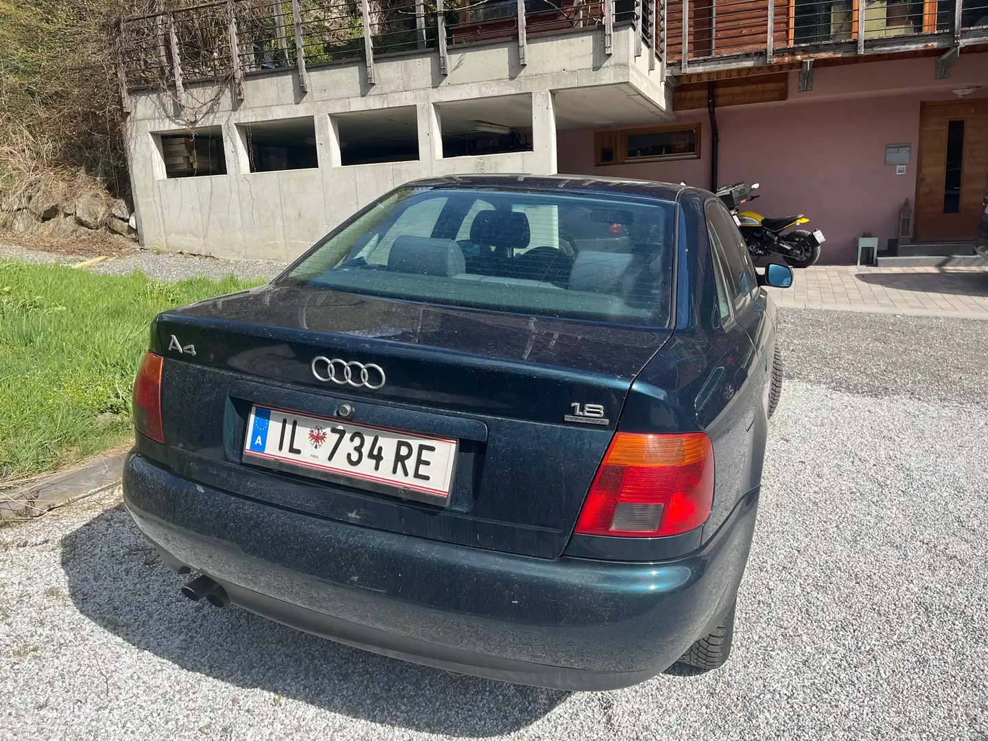 Audi A4 allroad Audi A4 B5, 1.8 quattro Braun - 2