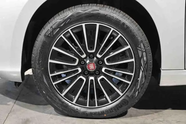 Fiat Tipo view 10