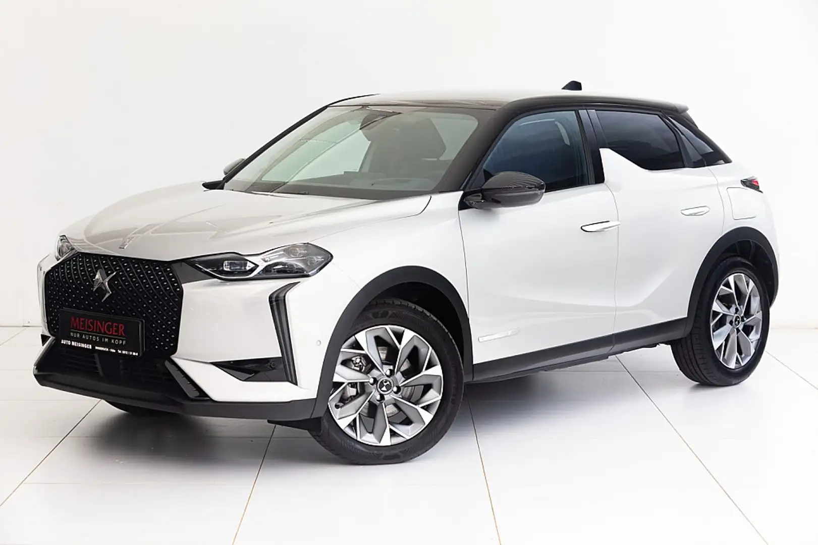 DS Automobiles DS 3 DS3 E-Tense 50,8kWh Collection Esprit de Voyage Silber - 1