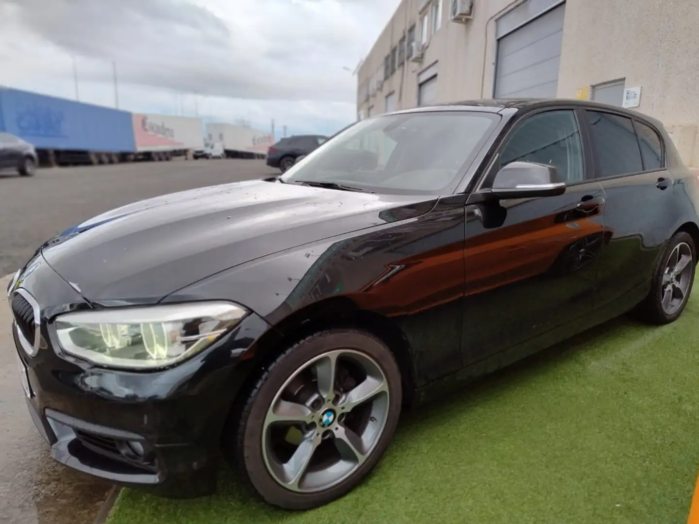 BMW 116 116d EfficientDynamics - 1