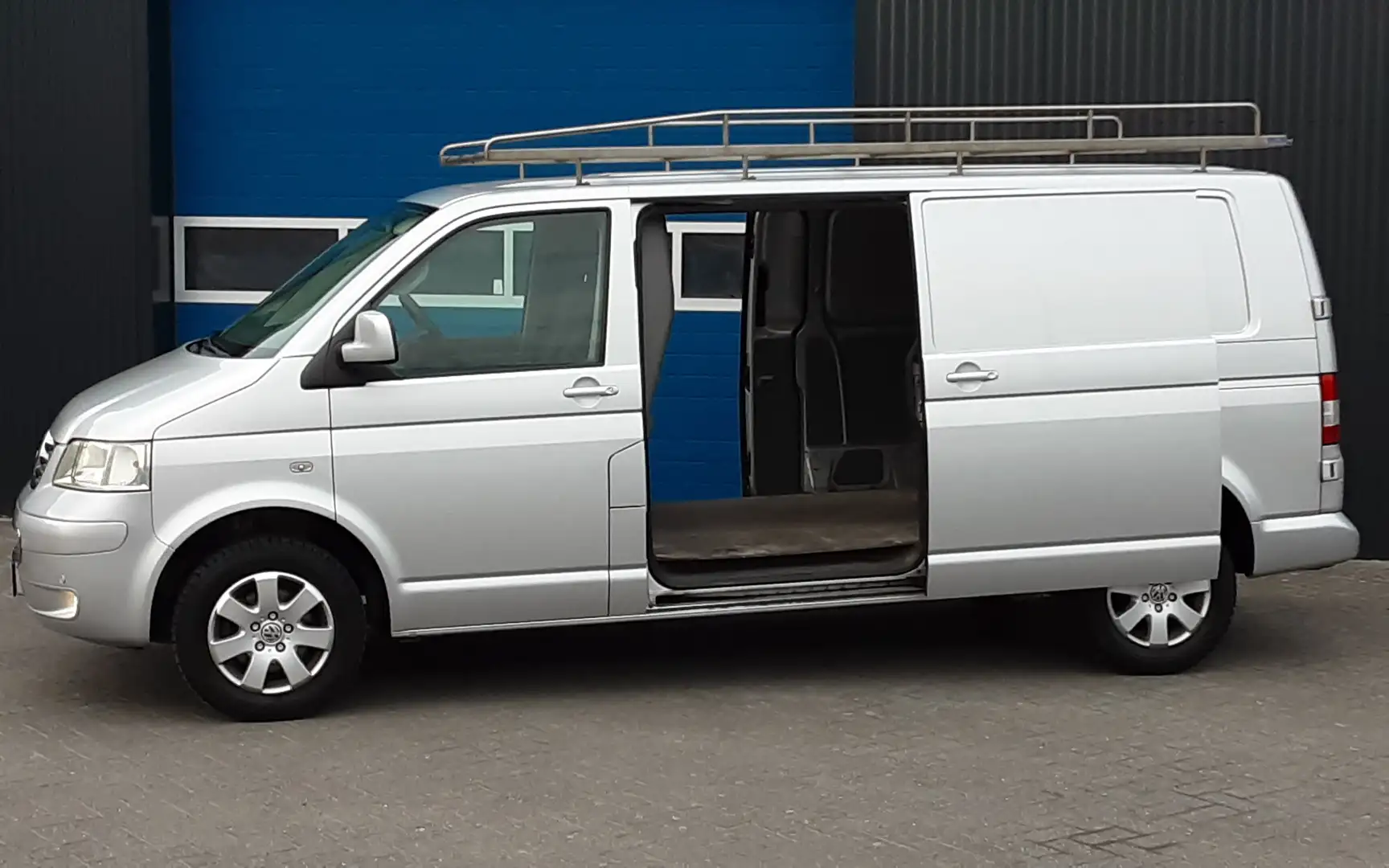 Volkswagen Transporter 2.5 TDI 340. 2X schuifdeur. € 5950 netto. 3 zit Plateado - 1