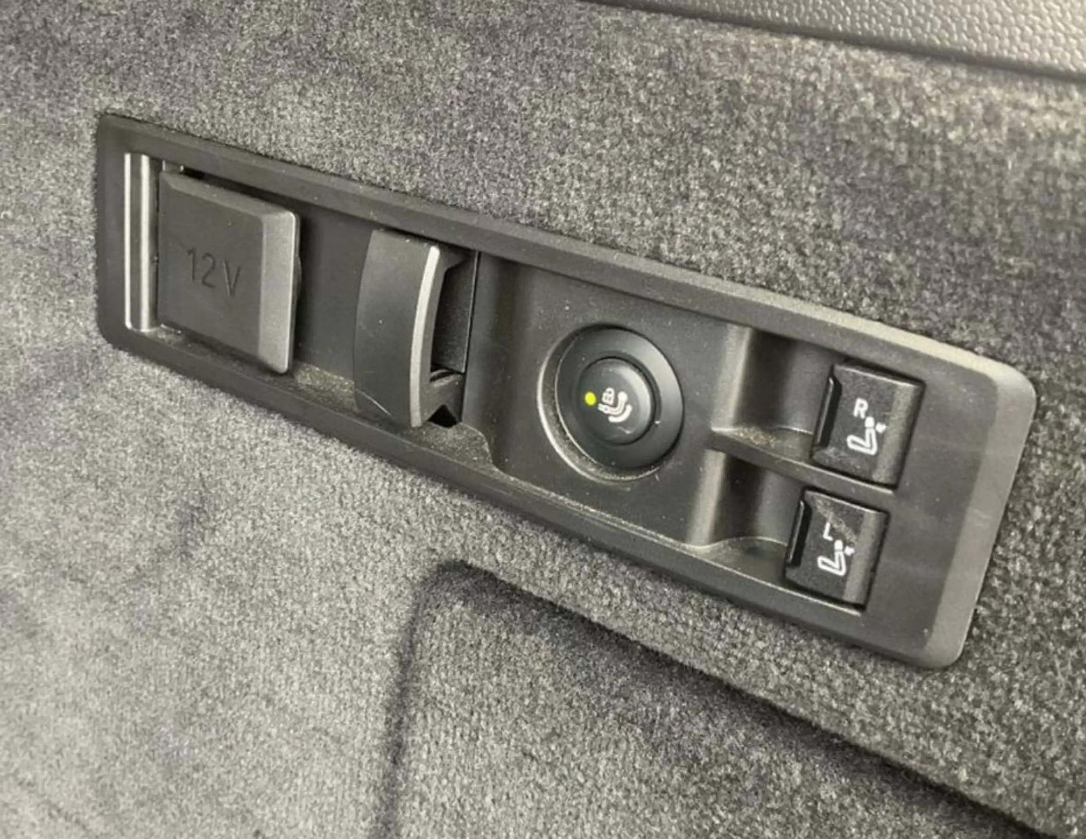 BMW iX M60 — photo 3
