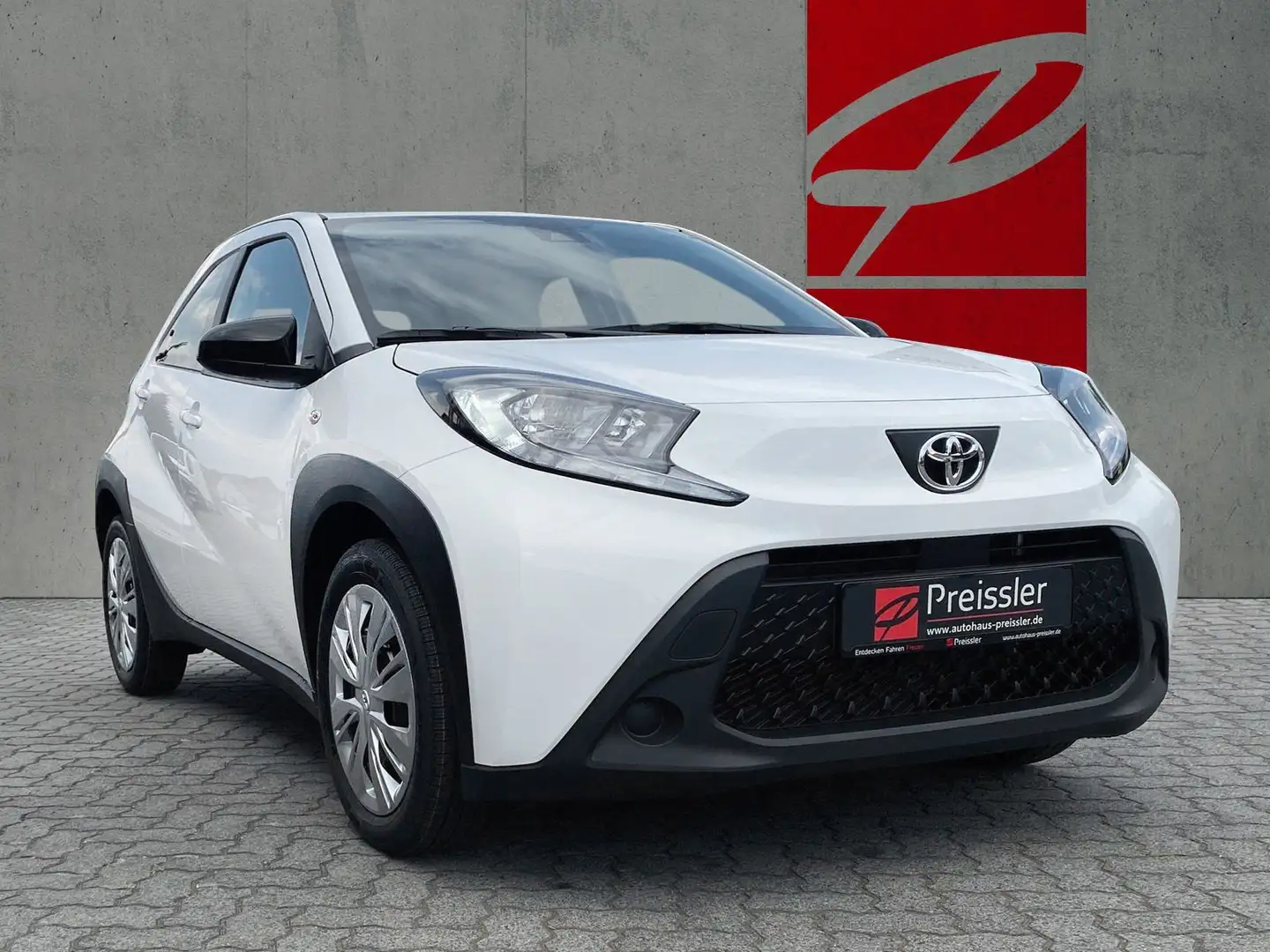 Toyota Aygo X 1.0 5-Türer 4X2 *Business Edition* Wit - 2