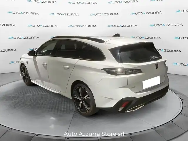 Peugeot 308 SW view 4