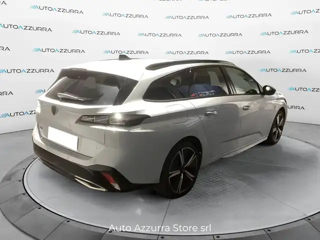 Peugeot 308 SW view 3