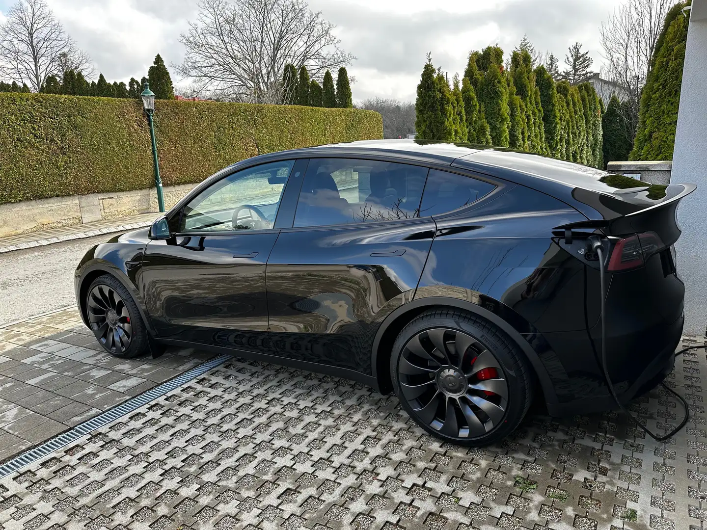 Tesla Model Y Model Y AWD 79kWh Performance Performance Schwarz - 2