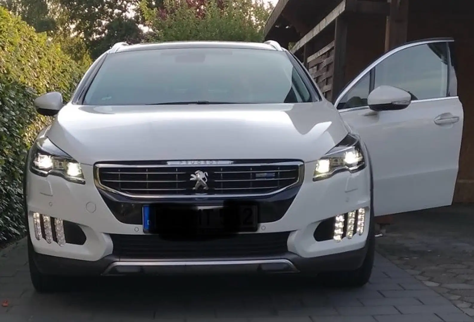 Peugeot 508 RXH BlueHDi 180 EAT6 Stop&Start, Leder Weiß - 2