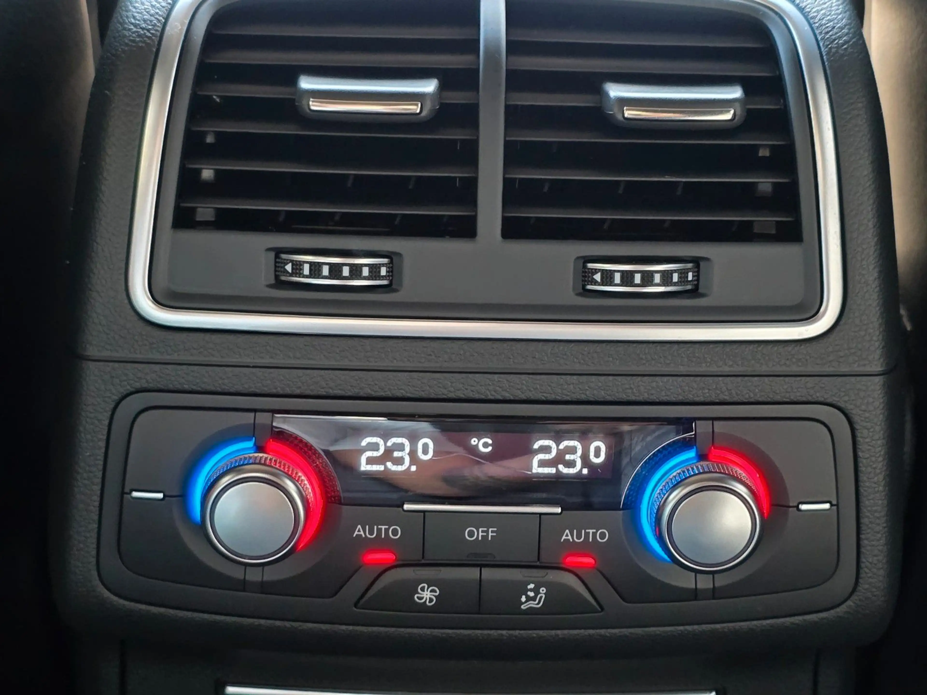 Audi RS7 4.0 TFSI quattro tiptronic Sportback — photo 29