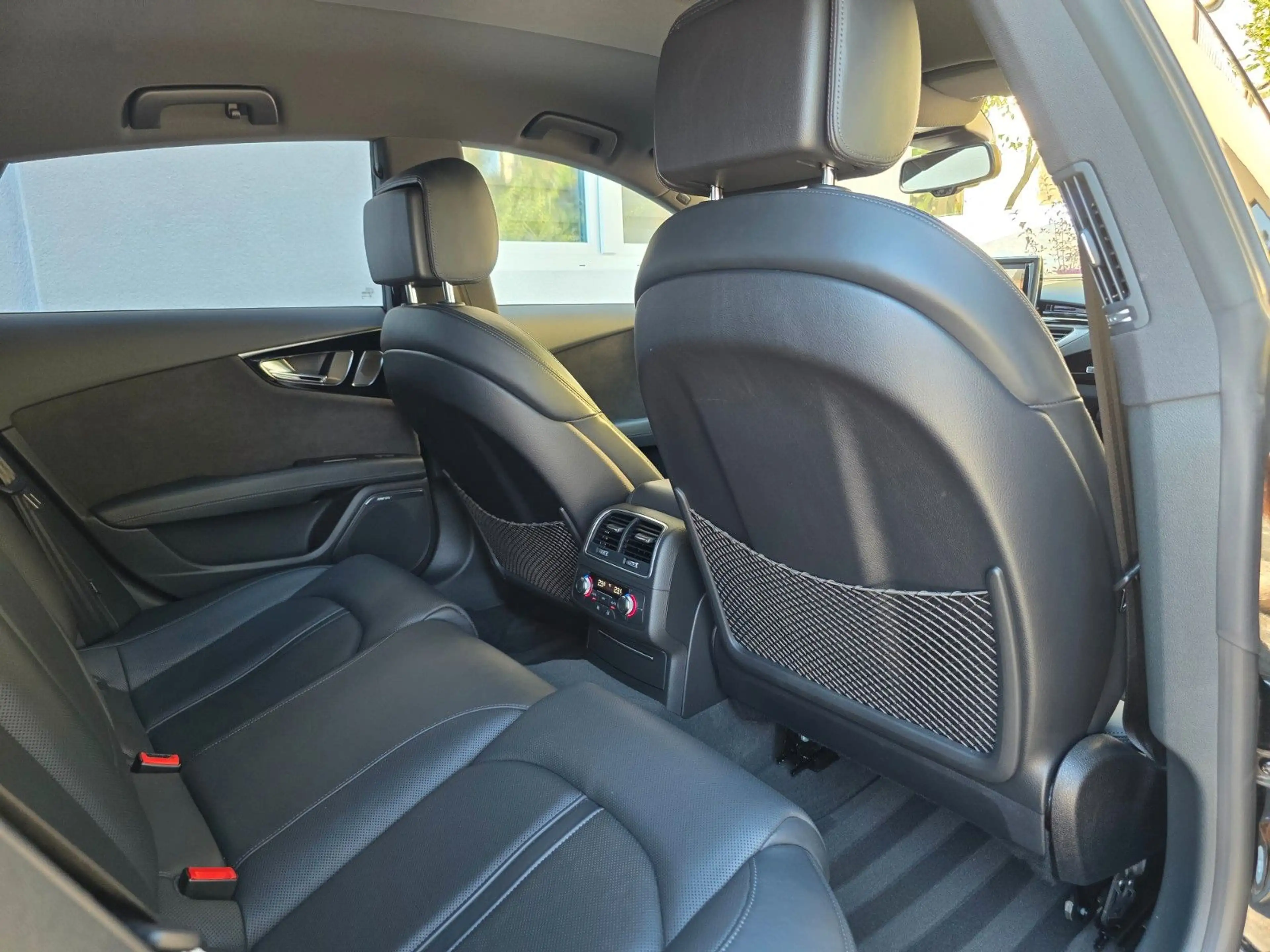 Audi RS7 4.0 TFSI quattro tiptronic Sportback — photo 44