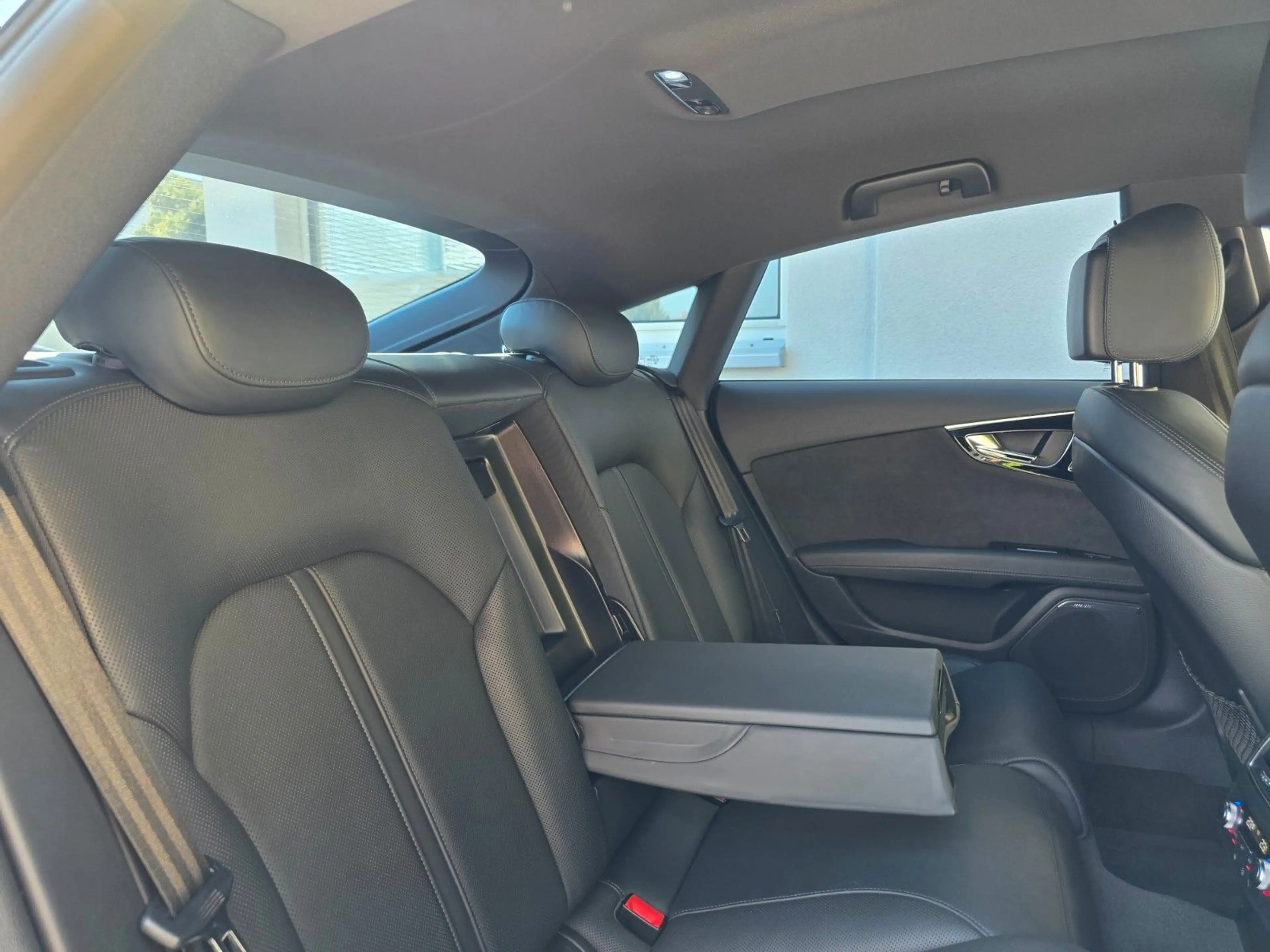 Audi RS7 4.0 TFSI quattro tiptronic Sportback — photo 46