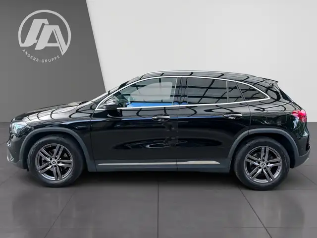 Mercedes-Benz Gla view 4