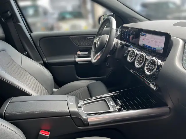 Mercedes-Benz Gla view 10