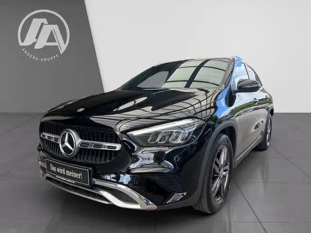 Mercedes-Benz Gla view 2