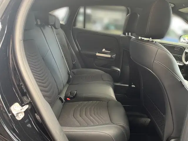 Mercedes-Benz Gla view 11