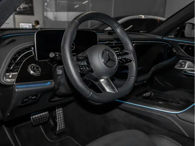 Mercedes-Benz E-Class view 12
