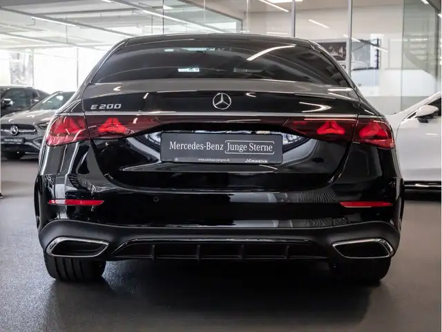 Mercedes-Benz E-Class view 5