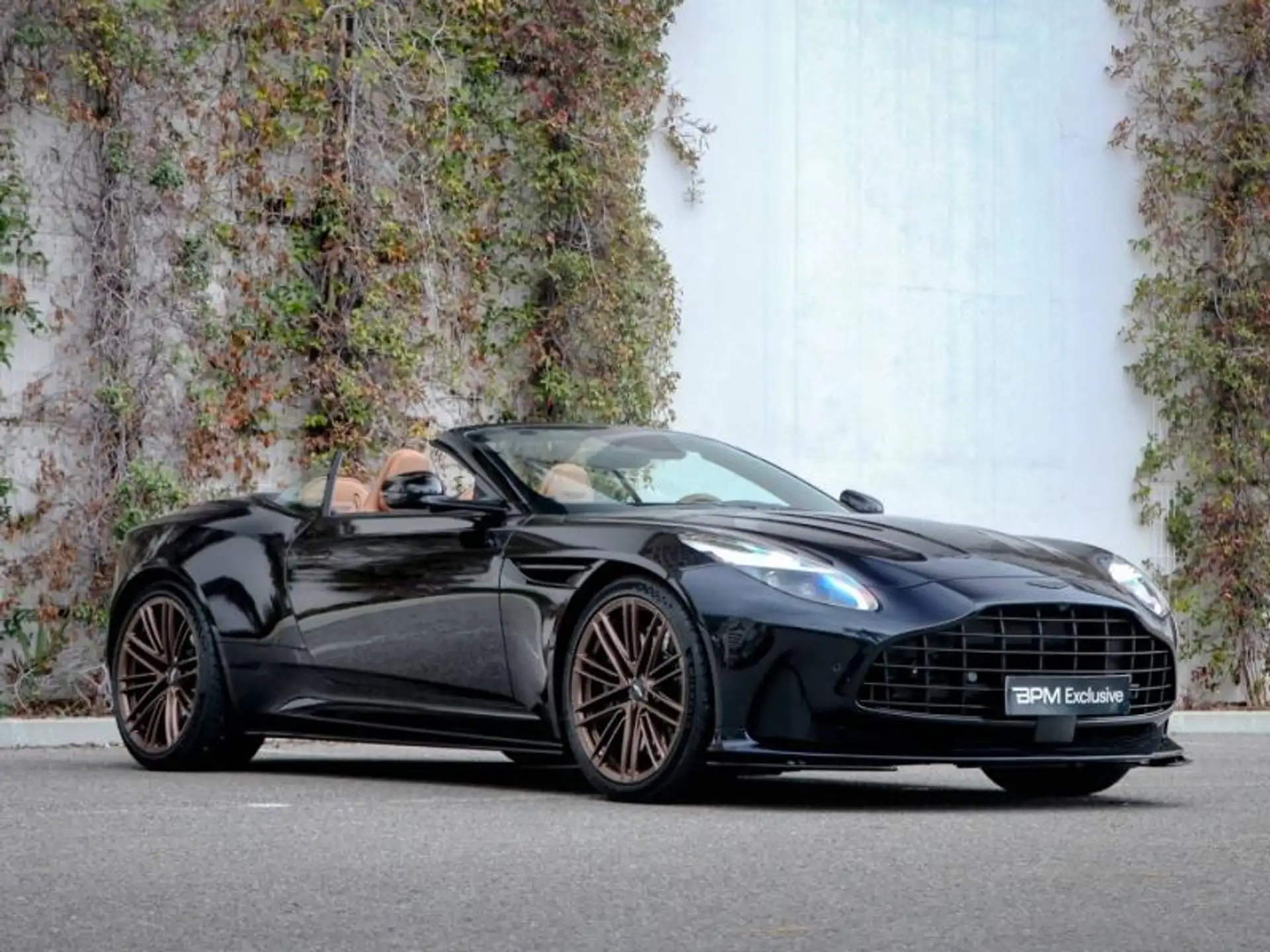 애스턴마틴 Volante V8 4.0 680ch BVA8 2025 블랙 사진 3
