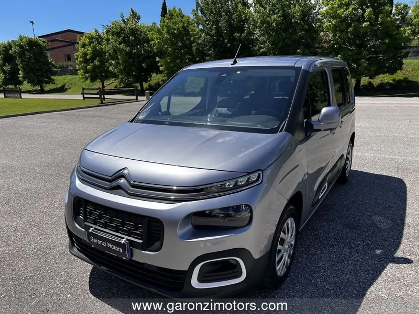 Citroen Berlingo PureTech 130 Stop&Start EAT8 M Feel Plateado - 1