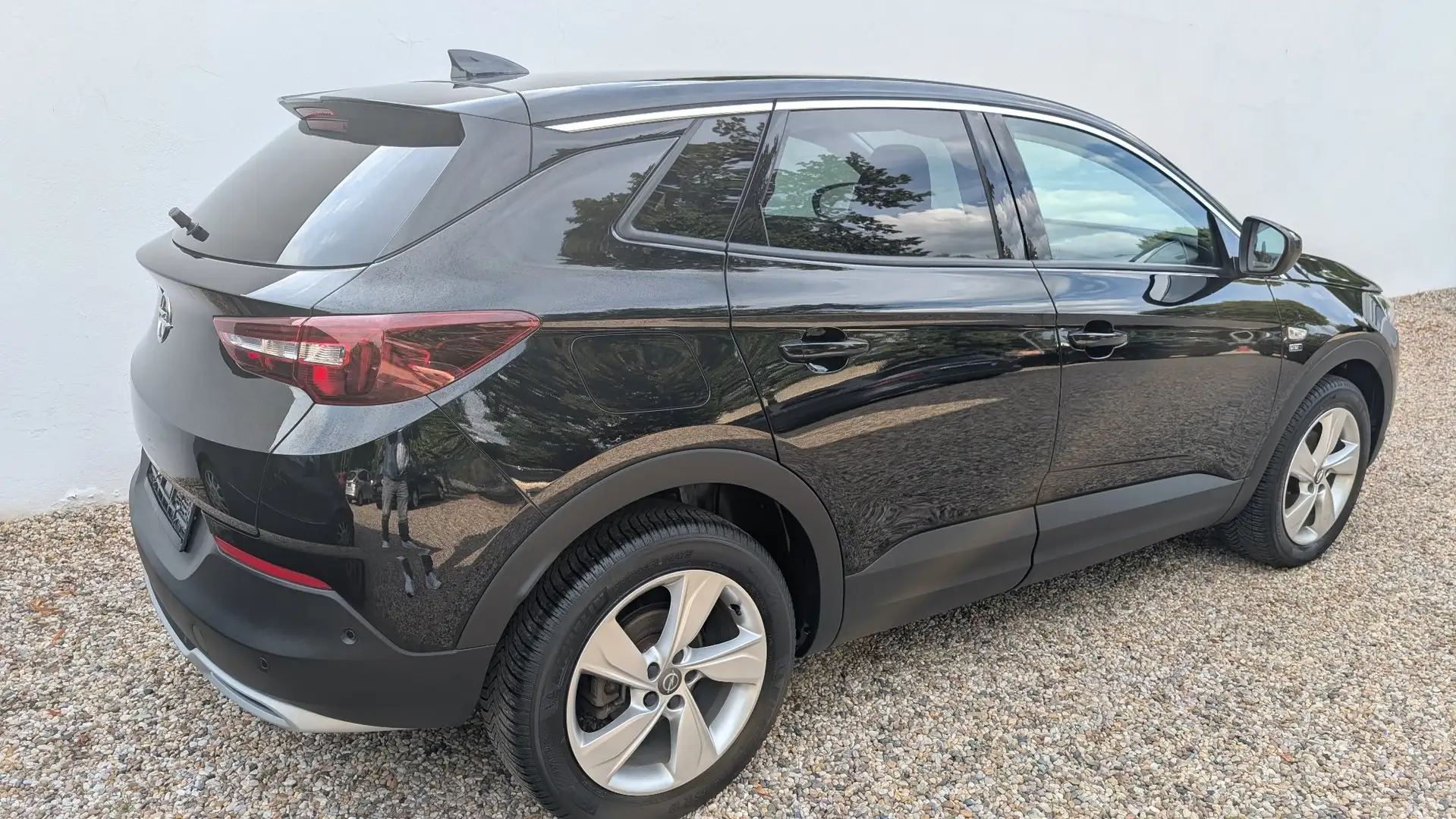 Opel Grandland X 1.2 AUTOMATIK+TOLLE EXTRAS *AUCH MIT GARANTIE* Schwarz - 2