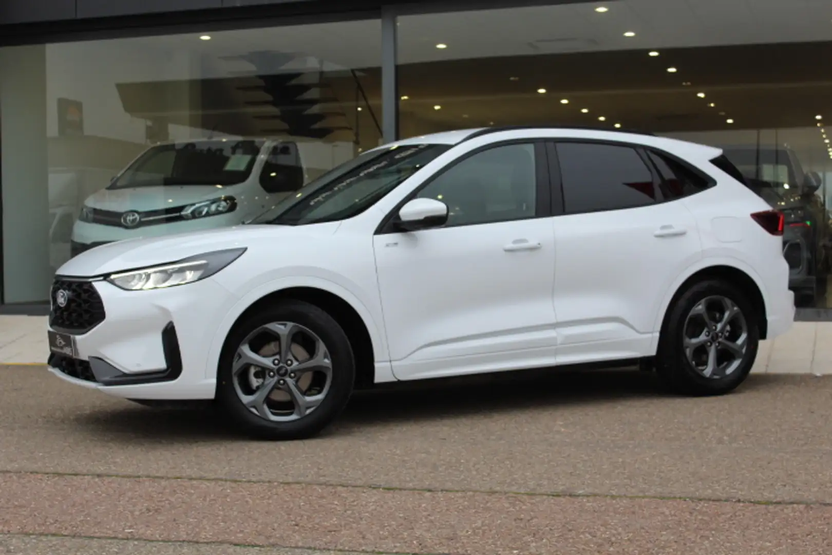 Ford Kuga 2.5 Duratec FHEV ST-Line 4x2 Aut. Blanco - 2