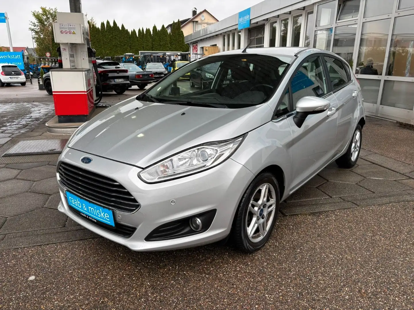 Ford Fiesta Titanium Zilver - 2