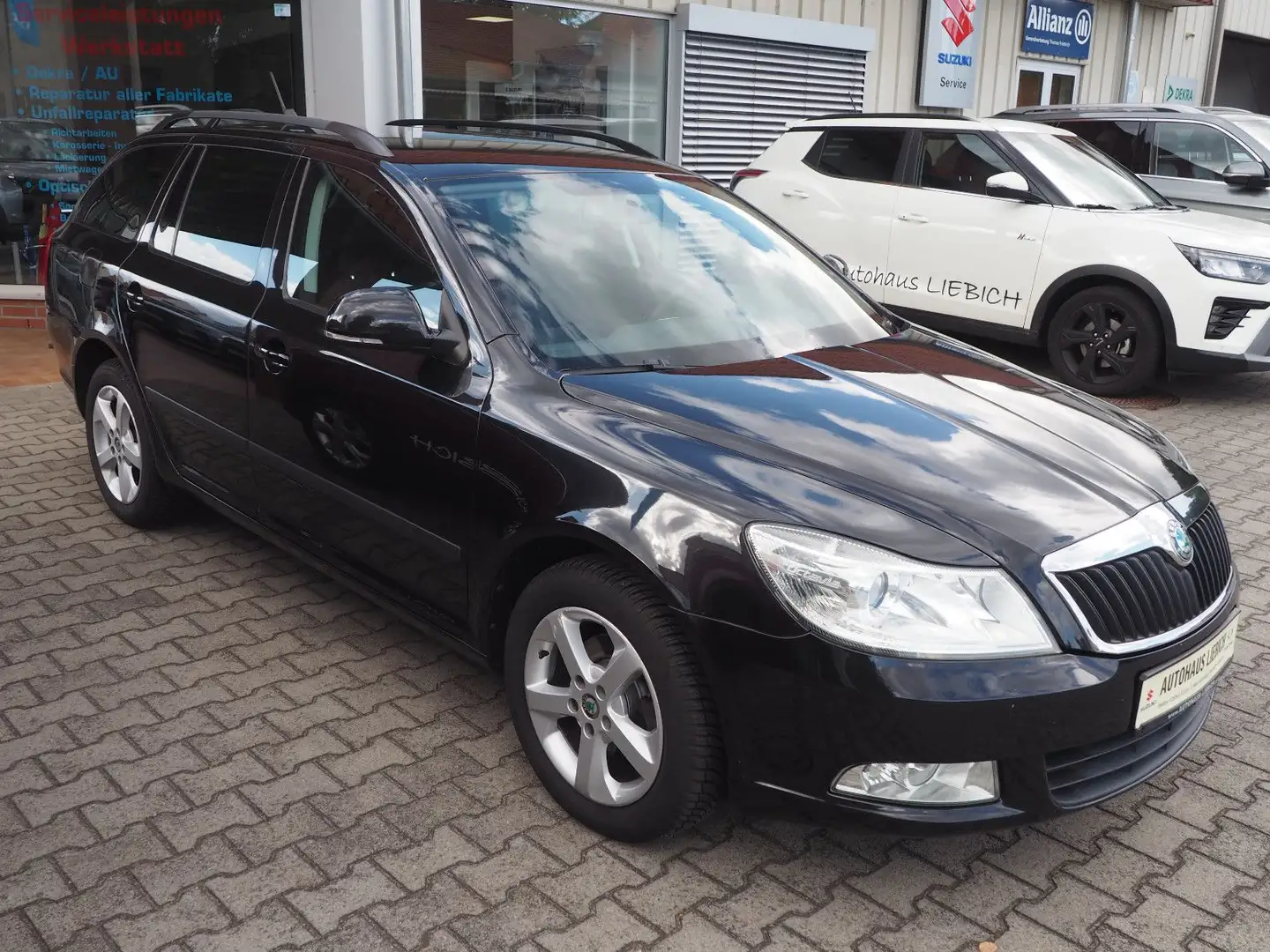 Skoda Octavia 1.6 TDI Ambition Combi Černá - 1