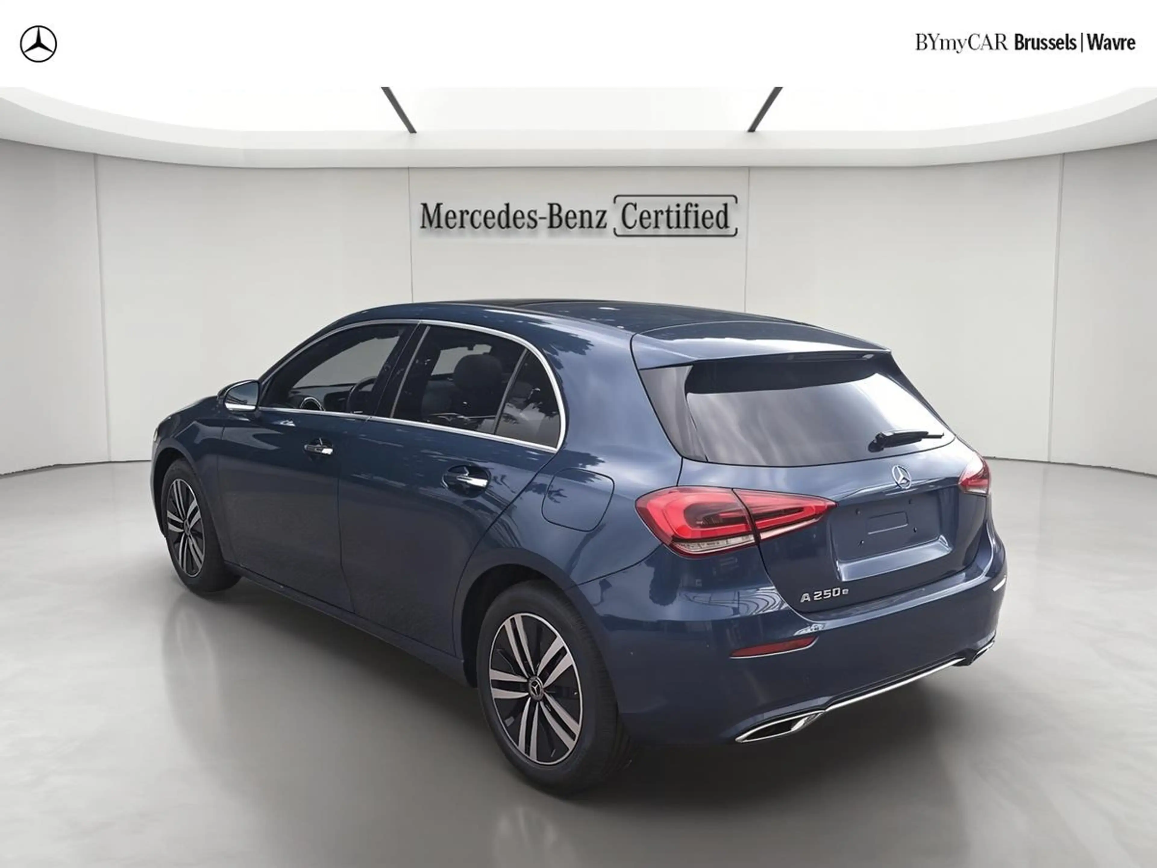 Mercedes-Benz A 250 A e Luxury Line — photo 3