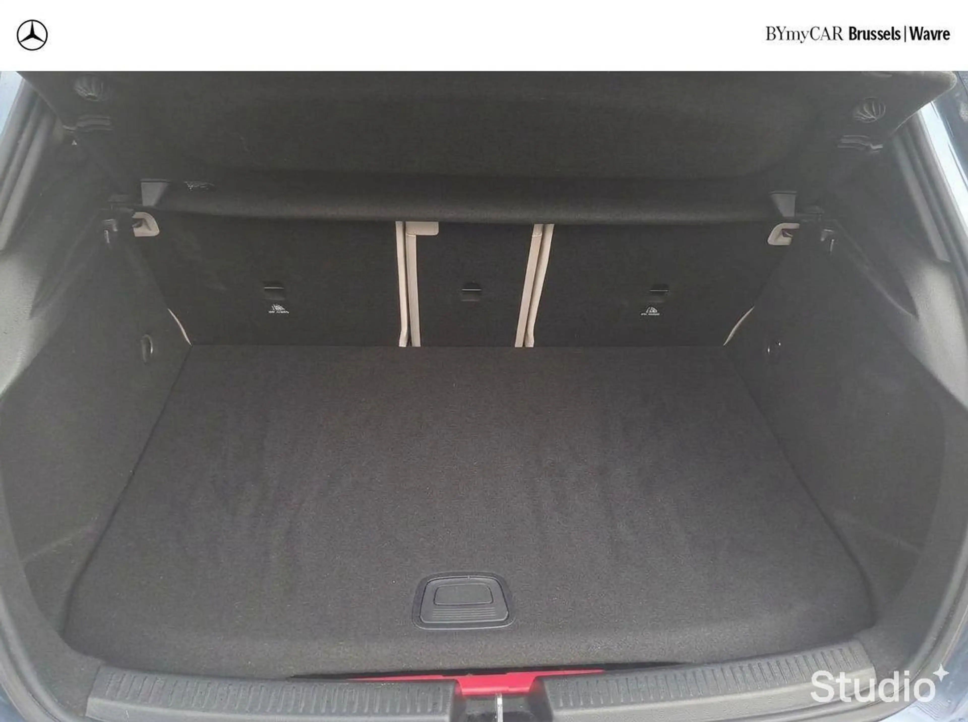 Mercedes-Benz A 250 A e Luxury Line — photo 15