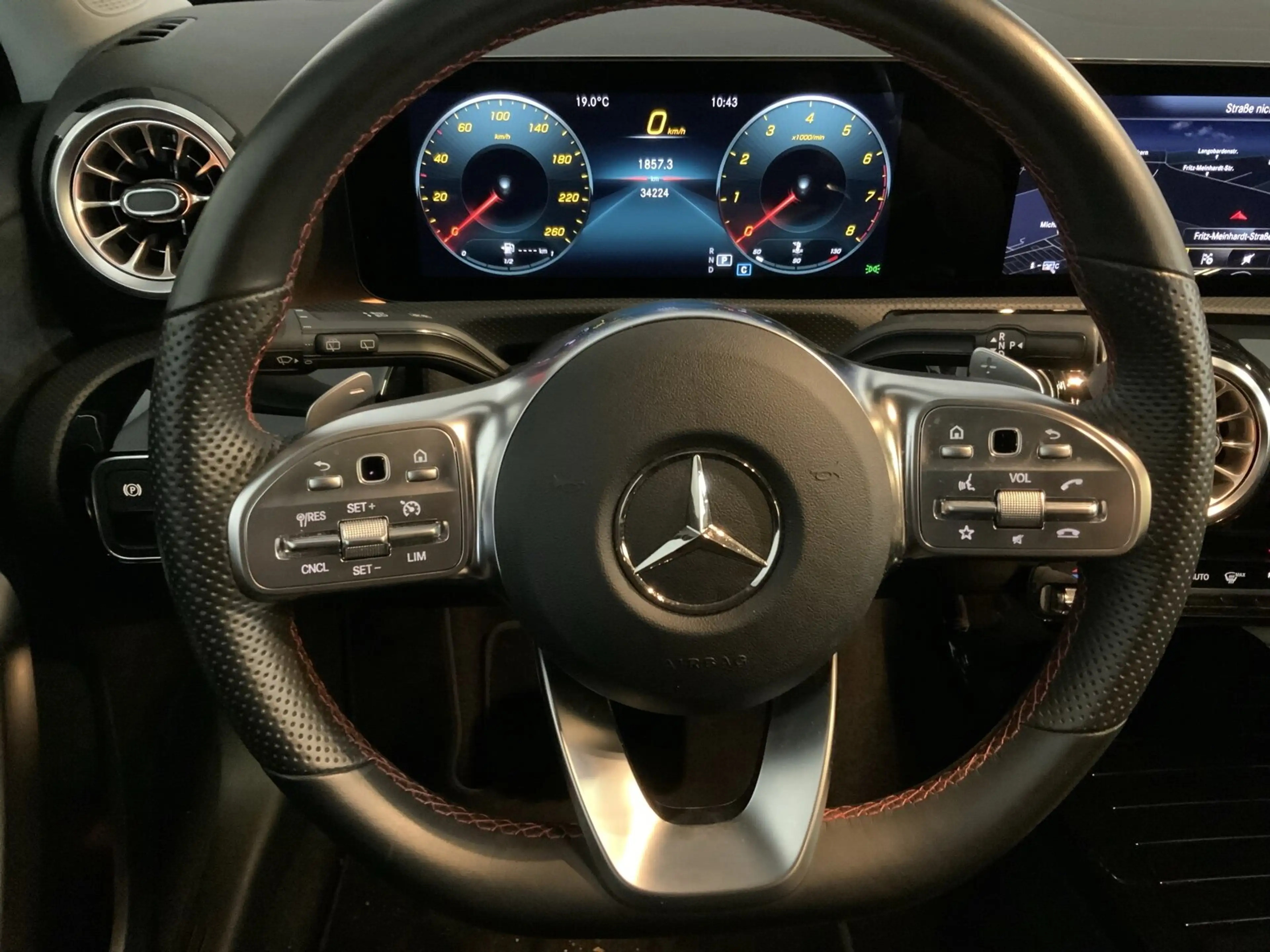 Mercedes-Benz A 250 A 250 AMG Multibeam Night Spur 19 Zoll MBUX Navi — photo 10