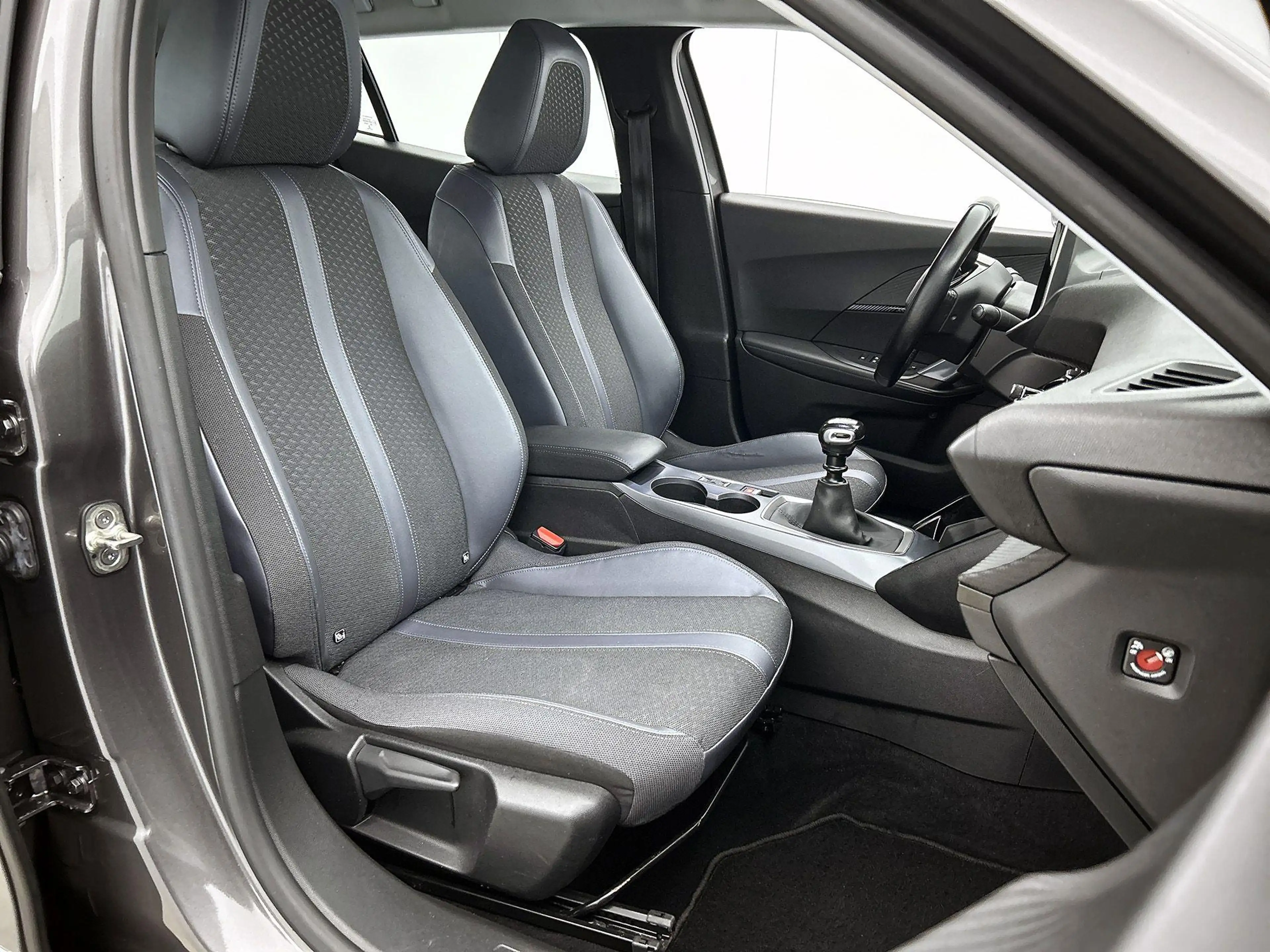 Peugeot 2008 SUV Allure Pack 130pk | Navigatie | Achteruitrijca — photo 14