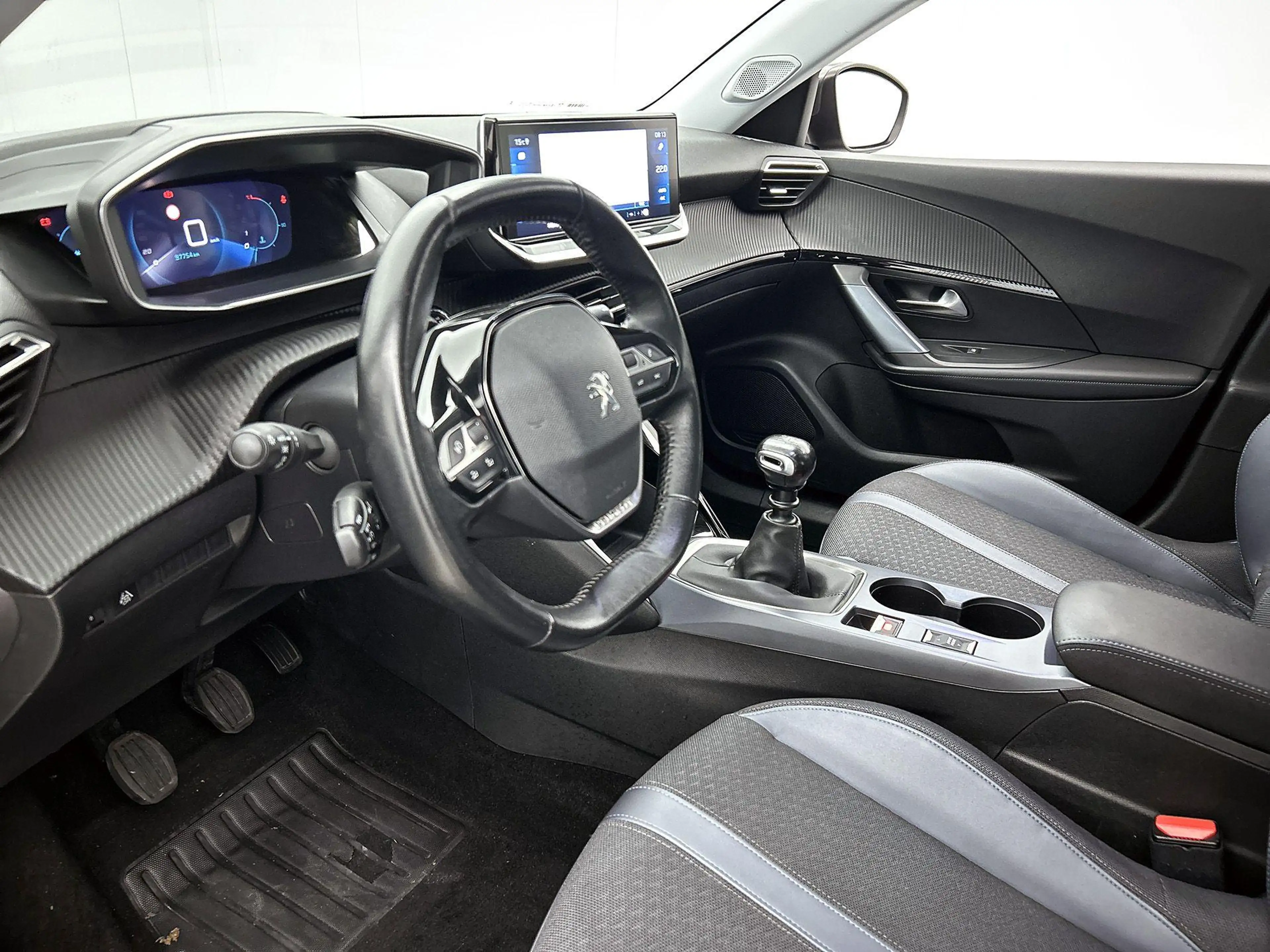 Peugeot 2008 SUV Allure Pack 130pk | Navigatie | Achteruitrijca — photo 11