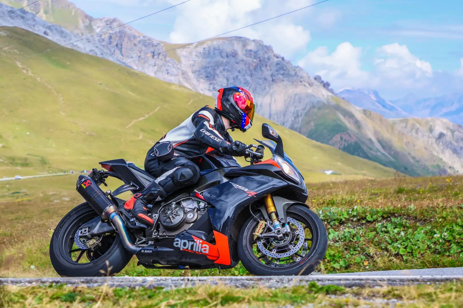 Aprilia RSV4 Factory APRC - 2