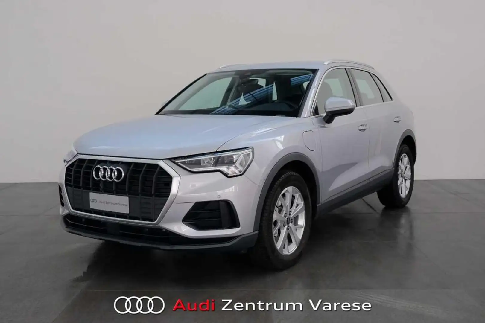 Audi Q3 45 1.4 tfsi e Business s-tronic Plateado - 1