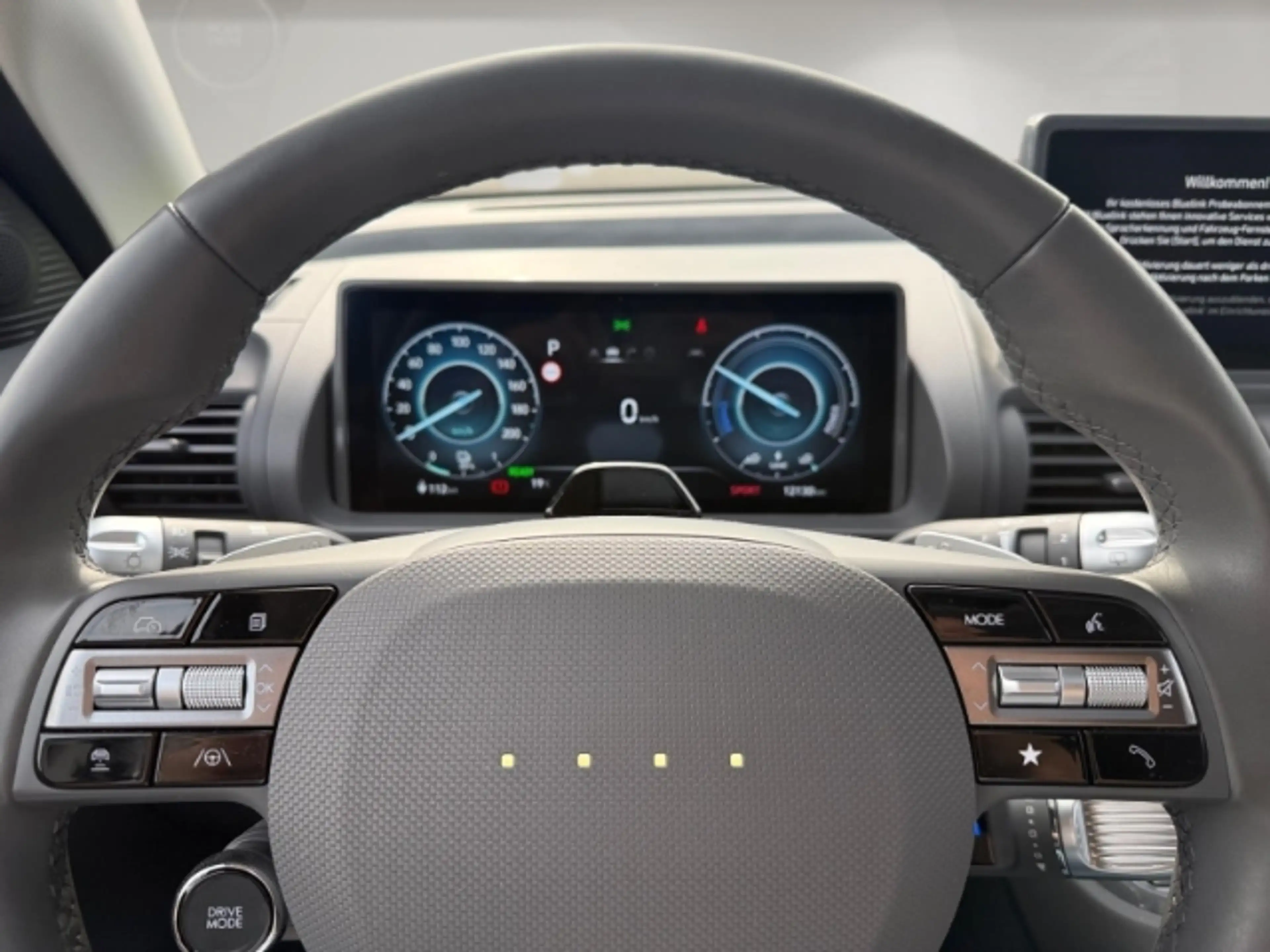 Hyundai Inster Cross Elektro 49 kWh,AHK,Allwetter,Waermepumpe LED — photo 7