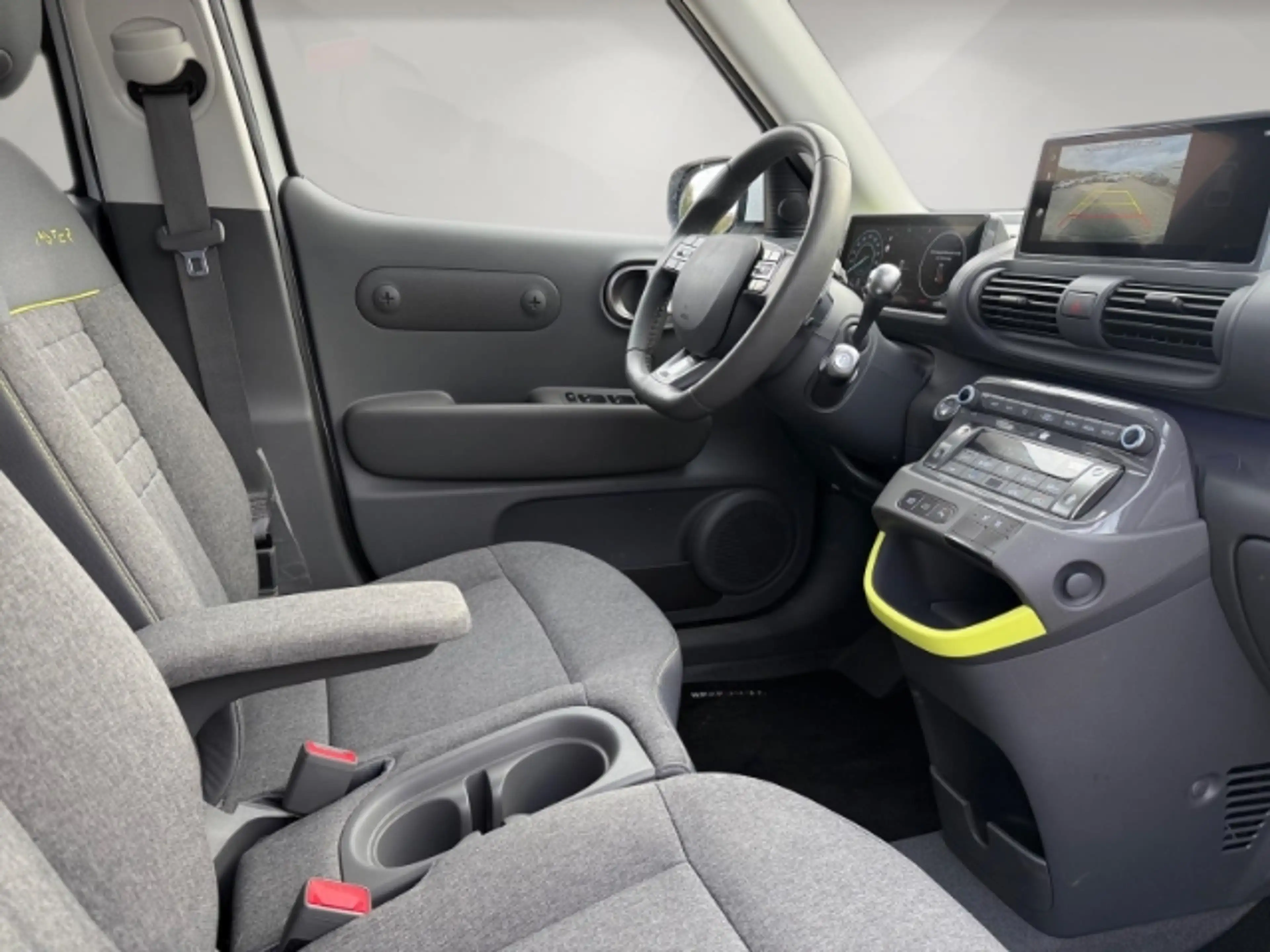 Hyundai Inster Cross Elektro 49 kWh,AHK,Allwetter,Waermepumpe LED — photo 13