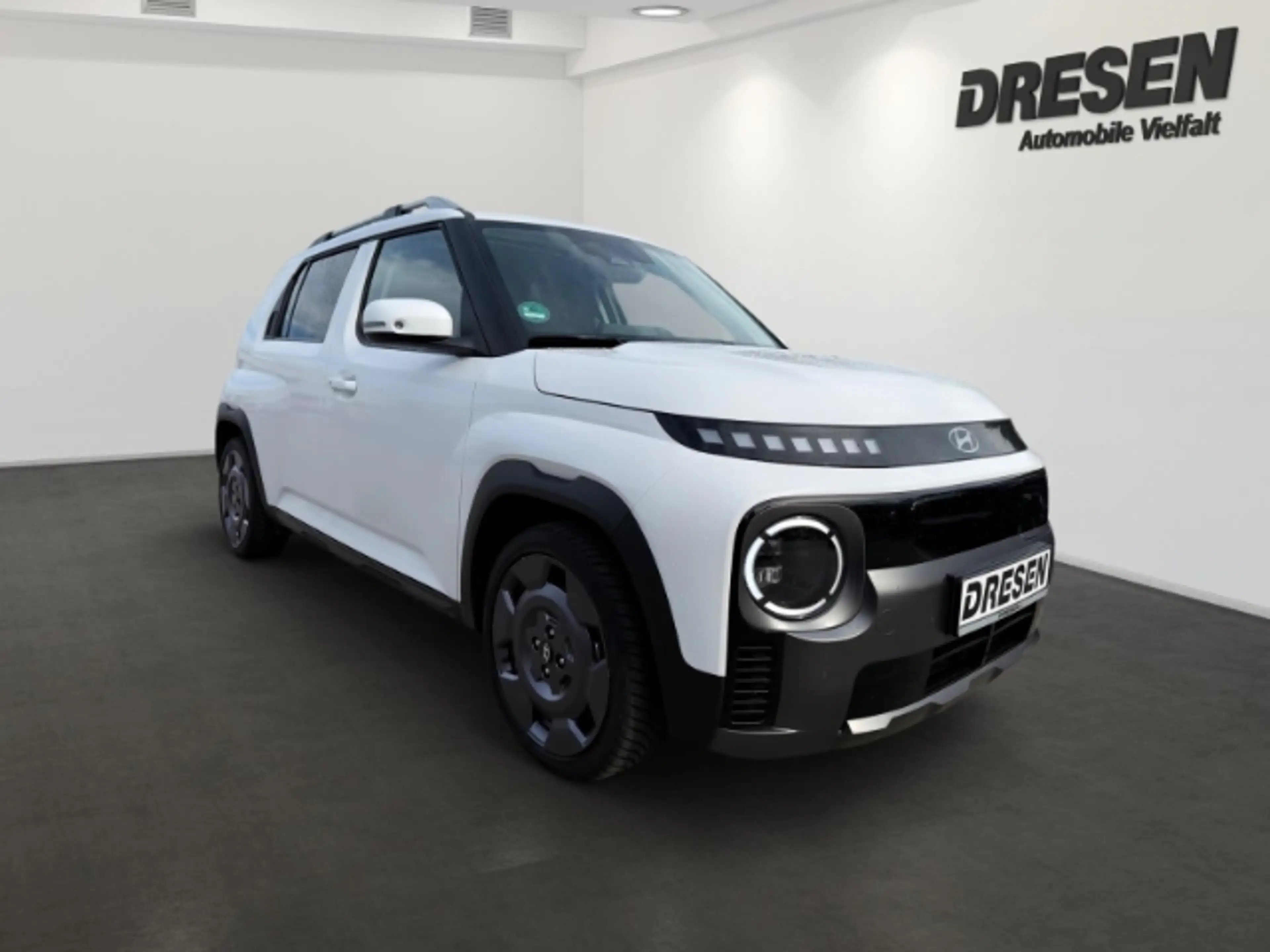 Hyundai Inster Cross Elektro 49 kWh,AHK,Allwetter,Waermepumpe LED — photo 2
