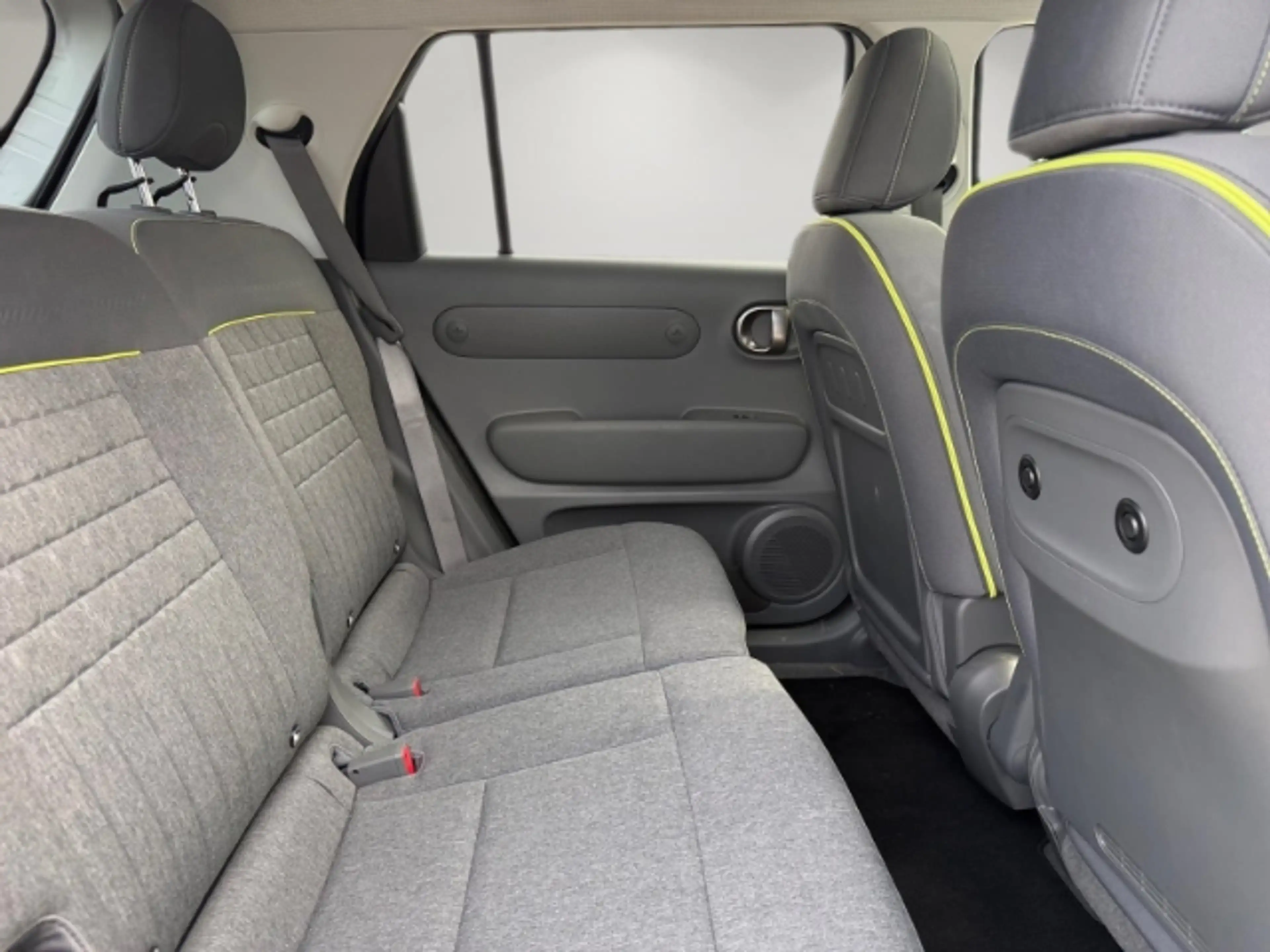 Hyundai Inster Cross Elektro 49 kWh,AHK,Allwetter,Waermepumpe LED — photo 12