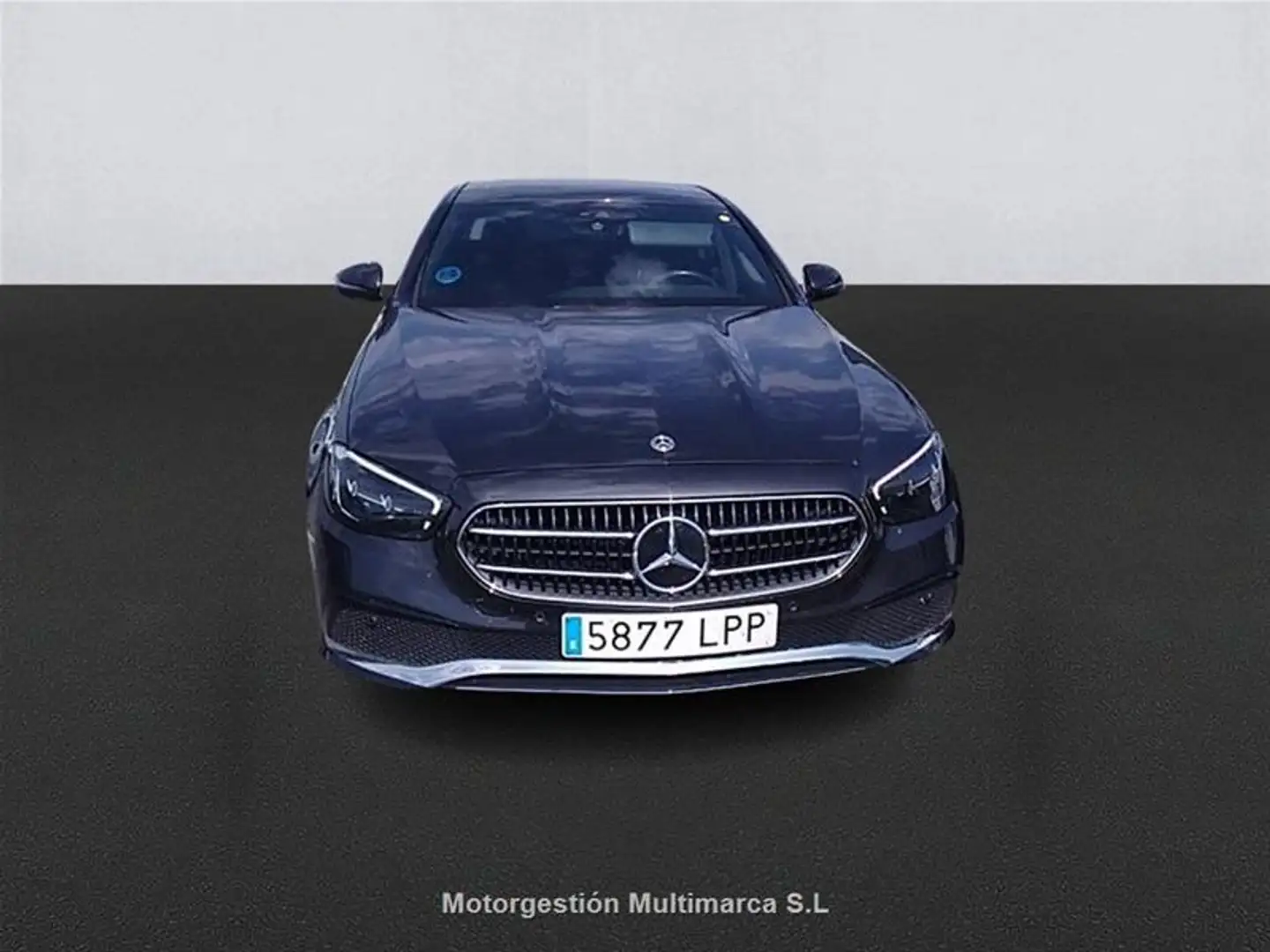 Mercedes-Benz E 300 -CLASS 4MATIC - 2