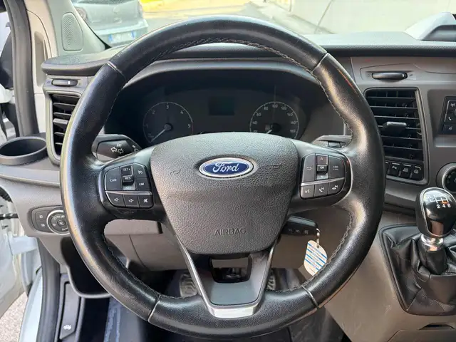 Ford Transit Custom view 12