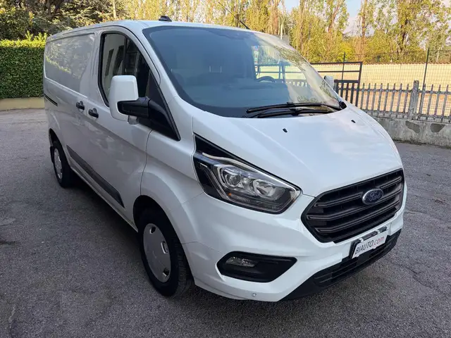 Ford Transit Custom view 4
