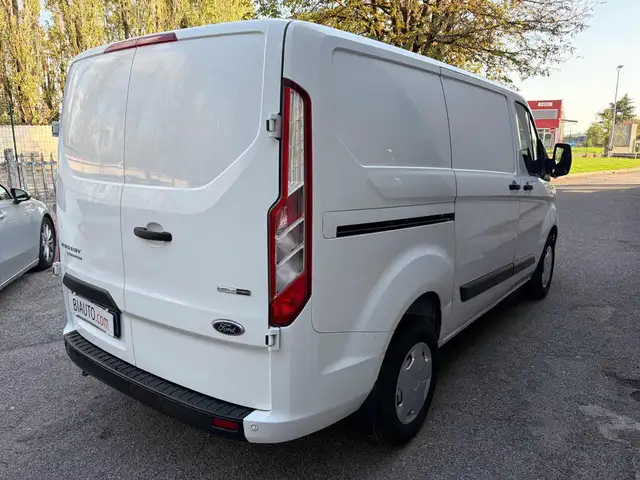 Ford Transit Custom view 6