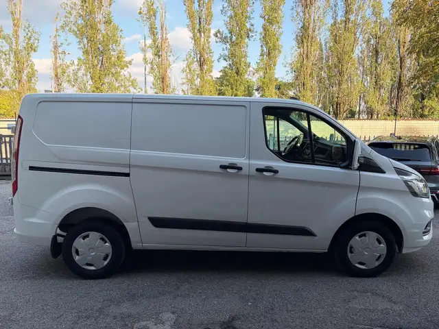 Ford Transit Custom view 5