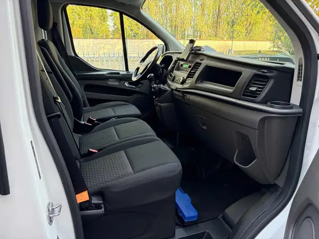 Ford Transit Custom view 15