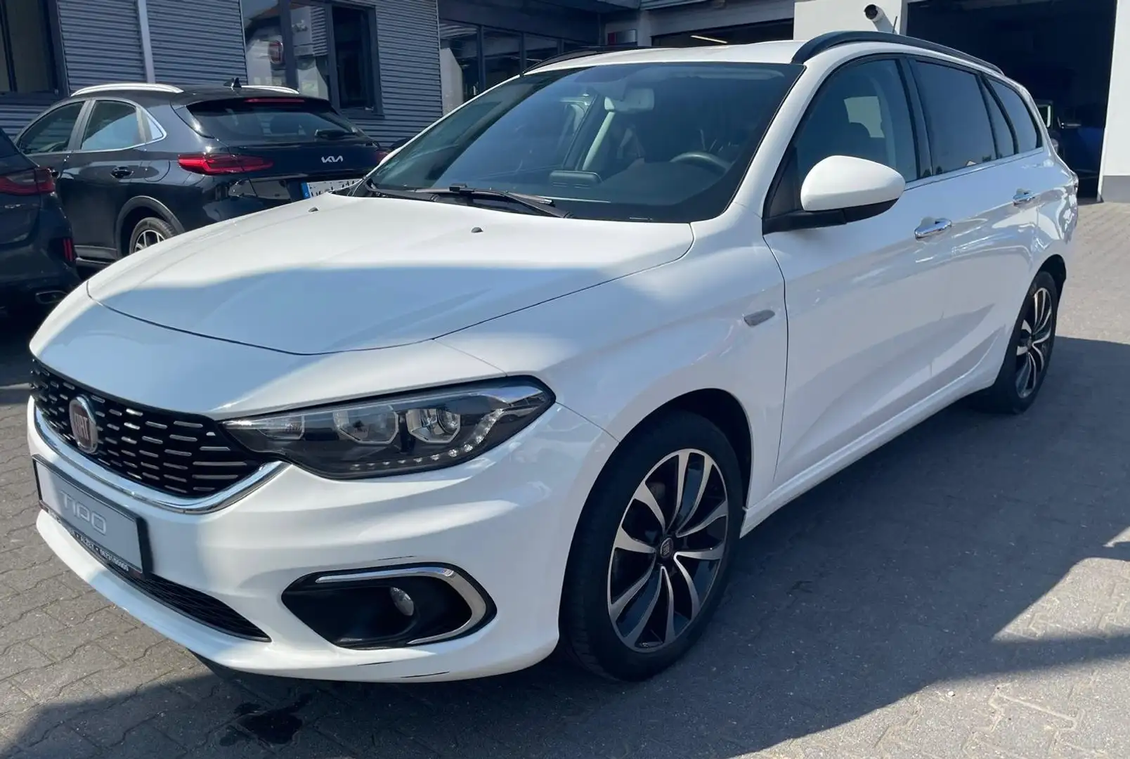 Fiat Tipo Lounge Weiß - 1