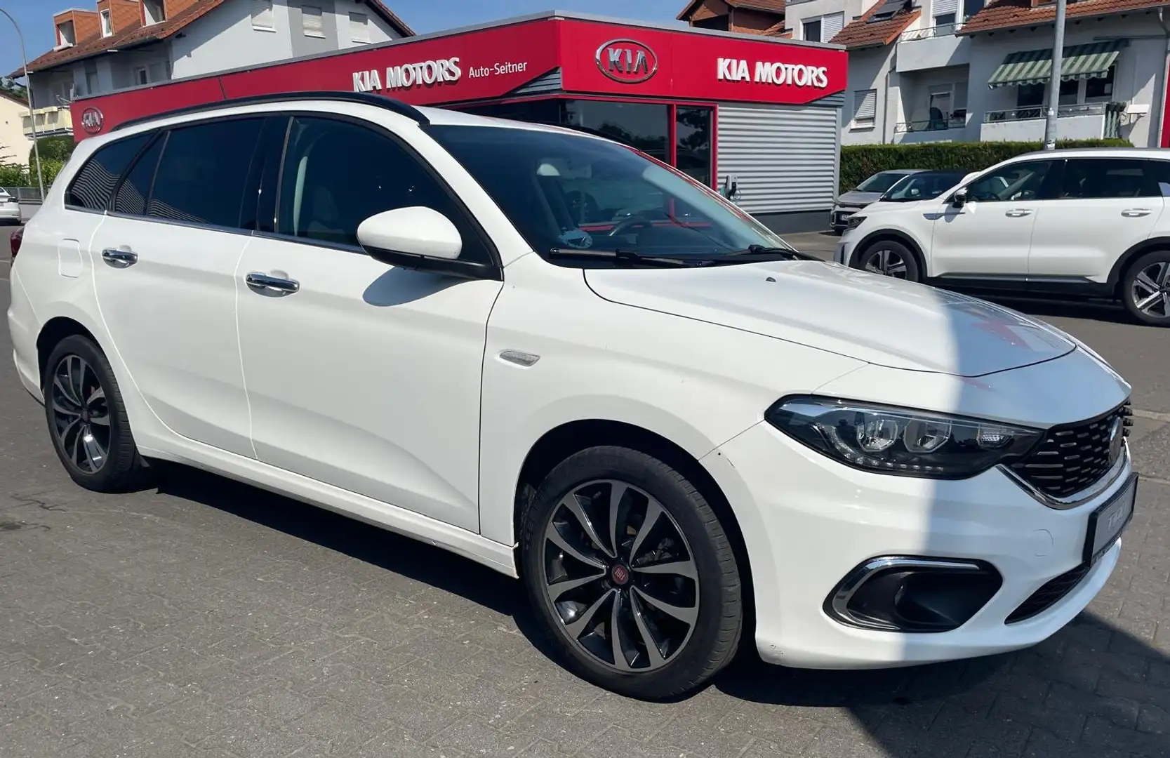 Fiat Tipo Lounge Weiß - 2