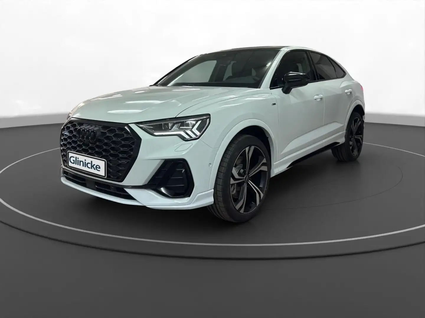 Audi Q3 40 TFSI qu. AHK Pano Matrix LM 20" Navi Weiß - 1